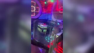 Hồi hộp quay lại cảnh chồng chơi 2 em ktv tại quán