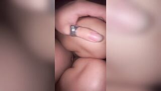 Tuột quần cho em họ loli thử bao gai