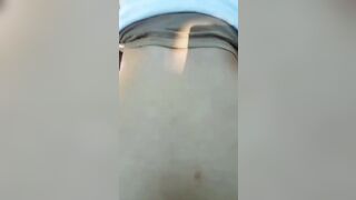 Phóng xe máy địt nhau luôn trong rừng vú to lồn múp