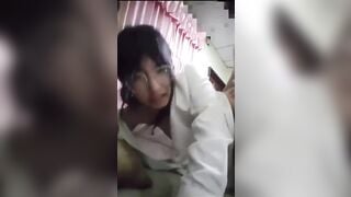 Vừa đi học về chưa kịp thay đồ em gái 17 tuổi đã bị anh họ lôi vào phòng đụ.