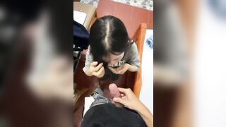 Đang học bài bị dượng bắt bú cu rồi mới cho học tiếp
