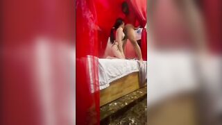 Cô nàng xinh đẹp đam mê chiều anh trai bản lĩnh