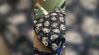Mây mưa với con e, nhưng lại ham hố con chị