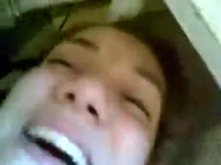 gái nga bị bạn lột đồ và bóp vú