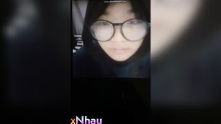 Demo em học sinh đeo kính 3