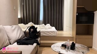 Quay lén check hàng e phò non loli vú tròn,vừa đi học về đã vội vào ks làm đĩ rồi
