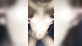 Ai kêu đi ngủ mà không chịu mặc quần chị