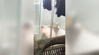 vào sờ mó bạn chị gái đang ngủ nứng vcl
