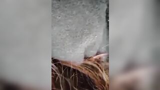 Bị anh họ đè chơi trên oto rồi còn quay clip lại