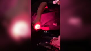 Idol đi giao lưu vén cả quần lót cho xem thì fan chả cứng hết cả chim lên :3