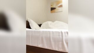 Cô em xinh gái dâm tự sướng phê ác bắn nước lồn ra