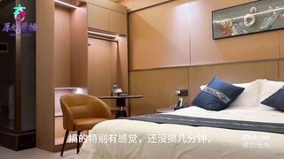 Ô chú bụng bự quay lén check hàng e phò loli mình dây đè e ra đụ làm e mệt thở k nổi
