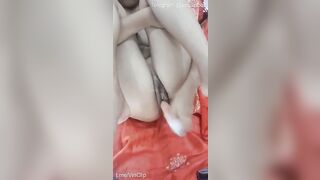 Kính cận vú to thèm khát thủ dâm 1