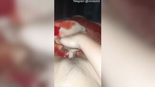 Giờ ba mẹ ngủ cũng là giờ em thủ dâm