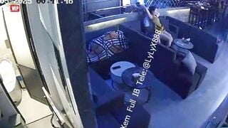 Hack camera mấy thằng Tây với mấy thằng Ta đi Mini Bar phần 1