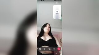 Dụ con bạn thân vú khủng xinh múp gạ nó chat sex show ngực cực đã có tiếng