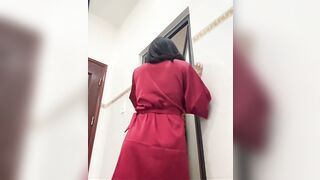 Đang thủ dâm mà nhân viên lại sửa điện em nứng mà ráng kìm