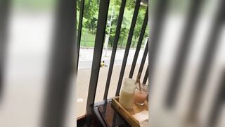Đi cà phê với bạn thân nó nứng kêu sục tại quán