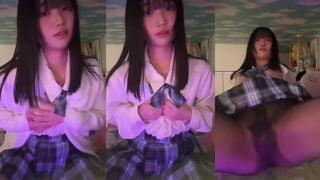 Tương phản ngực nhỏ răng thỏ JK girl selfie 1