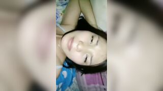 Tối đè ra vợ địt trông em nó phê ra cả mặt