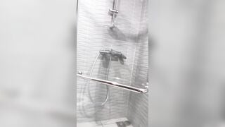 Em hot tiktoker Việt livestream thẩm du cùng cái âm đạo rỉ nước của mình phần 1