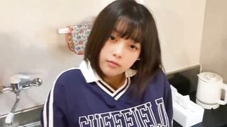 Cả ngày ở nhà cùng chị gái nghiện mút chuối, bị mút liên tục không ngừng. phần 1