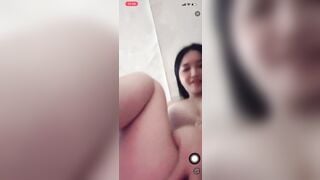Gái xinh live cam thủ dâm kiếm tiền chìu các fan