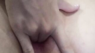 bé dâm *** móc l><