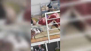 Quay Trộm Em Gái Vừa Xem Sex Vừa Móc Lồn