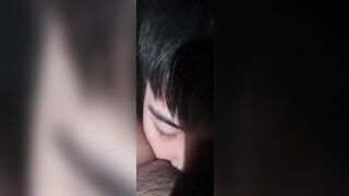 Tuyệt đỉnh bú lồn làm c sướng điên,e trai nhìn mặt non choẹt thế kia mà kĩ năng cao v