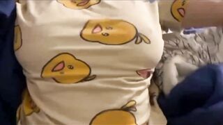 Vú to đít bự anh địt có sướng hong