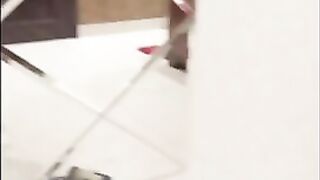 Nhỏ bạn thân mặc đồ ren kế bên nứng đè ra đụ luôn