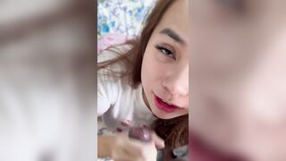 Em gái Quận 3 chỉ thích bú