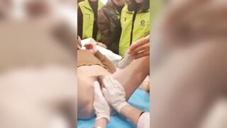 Cô gái trở thành "công cụ dạy học" cho sinh viên Y