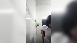 Em học sinh 2k10 mới đi học về liền tụt quần móc lồn múi mít thật phê.