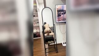 Làm tình trước gương cùng bạn thân loli