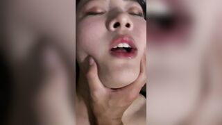 “Đụ nhau mà ra nước cỡ này bảo sao hay nứng lồn”