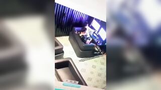 Cặp đôi rủ nhau chịch ngoài quán nét