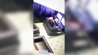 Cặp đôi rủ nhau chịch ngoài quán nét