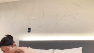 Em rau dâm tự đẩy hông doggy không cần anh chủ động p3