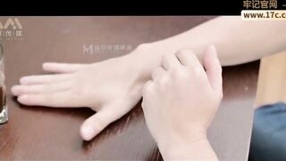 A họ khốn nạn chuốc thuốc bé e họ lolita đè ra đụ nát lồn e rên la thảm thiết