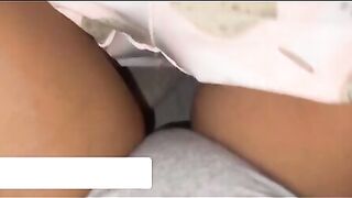 Bố mẹ ngủ lại trốn vào mền thủ dâm