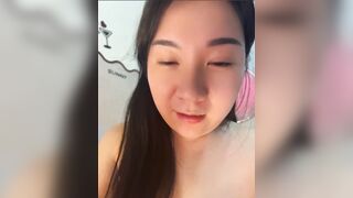 Gái xinh chubby vú to lồn múp , ngồi khoe lồn múp chảy nước thủ dâm 29/10/26 p2