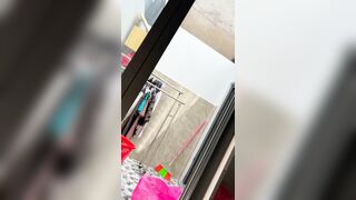quay lén dưới váy ngủ chị hàng xóm