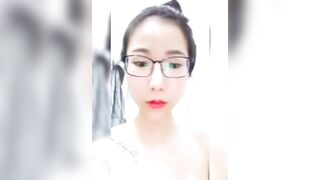 Lột đồ vay tiền 4