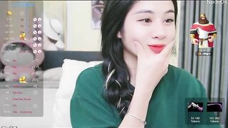 Livestream show hàng thủ dâm gấu Anna 3