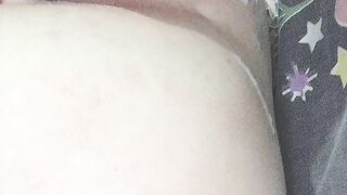 Ai liếm hộ em với chảy hết xuống dưới rùi, đky kênh ib tui cho xem cơ thể nhó