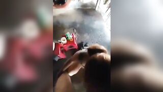 Bắt em nhân viên cà phê chòi bú cu xuất tinh vô miệng