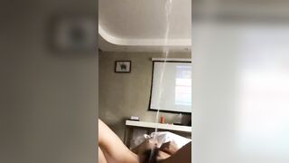 Lên đỉnh bắn nước như vòi cứu hoả
