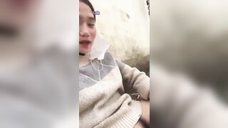 Em gái xinh học sinh 2k-10 lén Thủ Dâm sau trường học